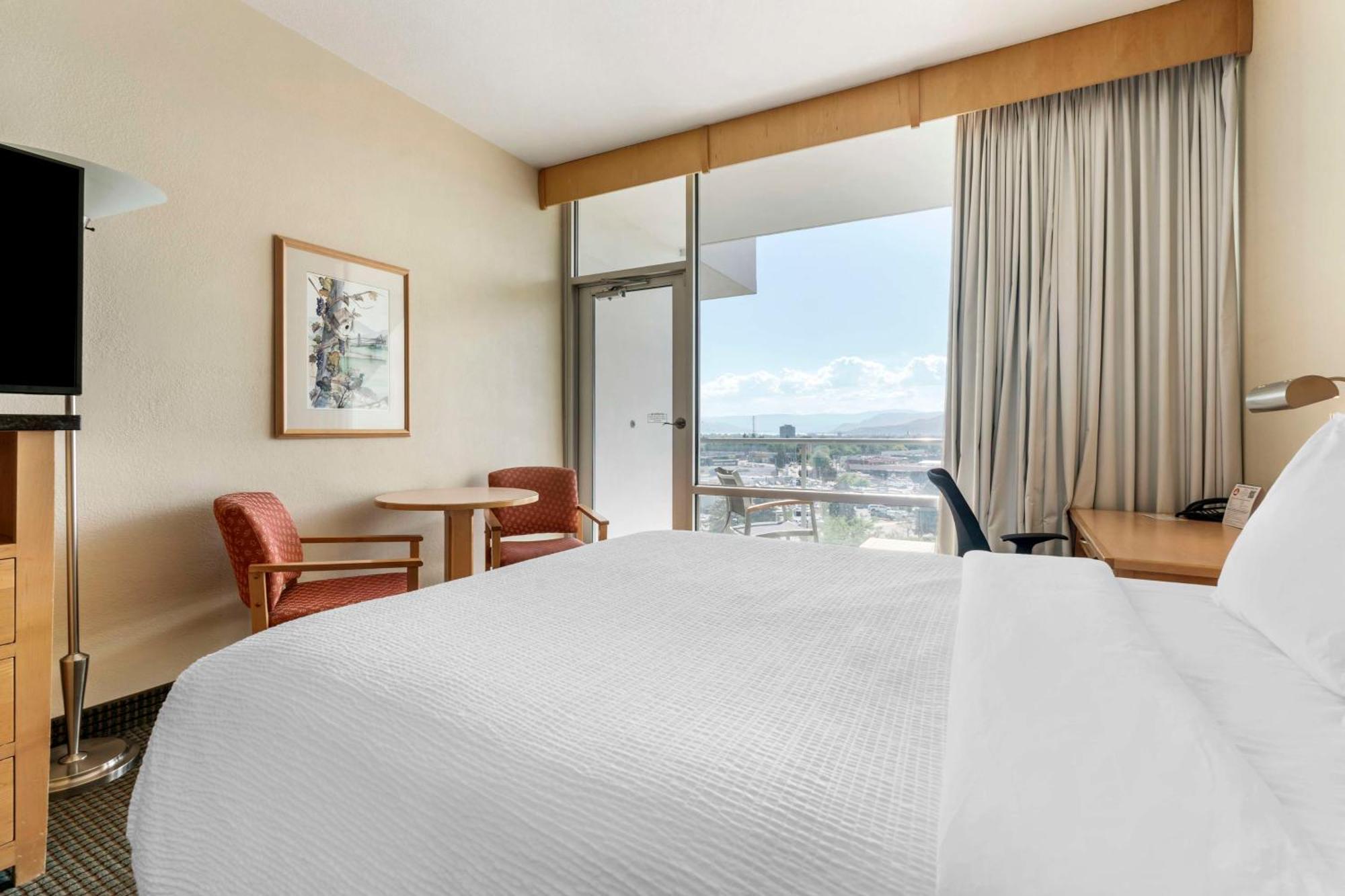 เบสต์ เวสเทิร์น พลัส เคโลว์นา โฮเต็ล แอนด์ สวีตส์ Hotel ภายนอก รูปภาพ
