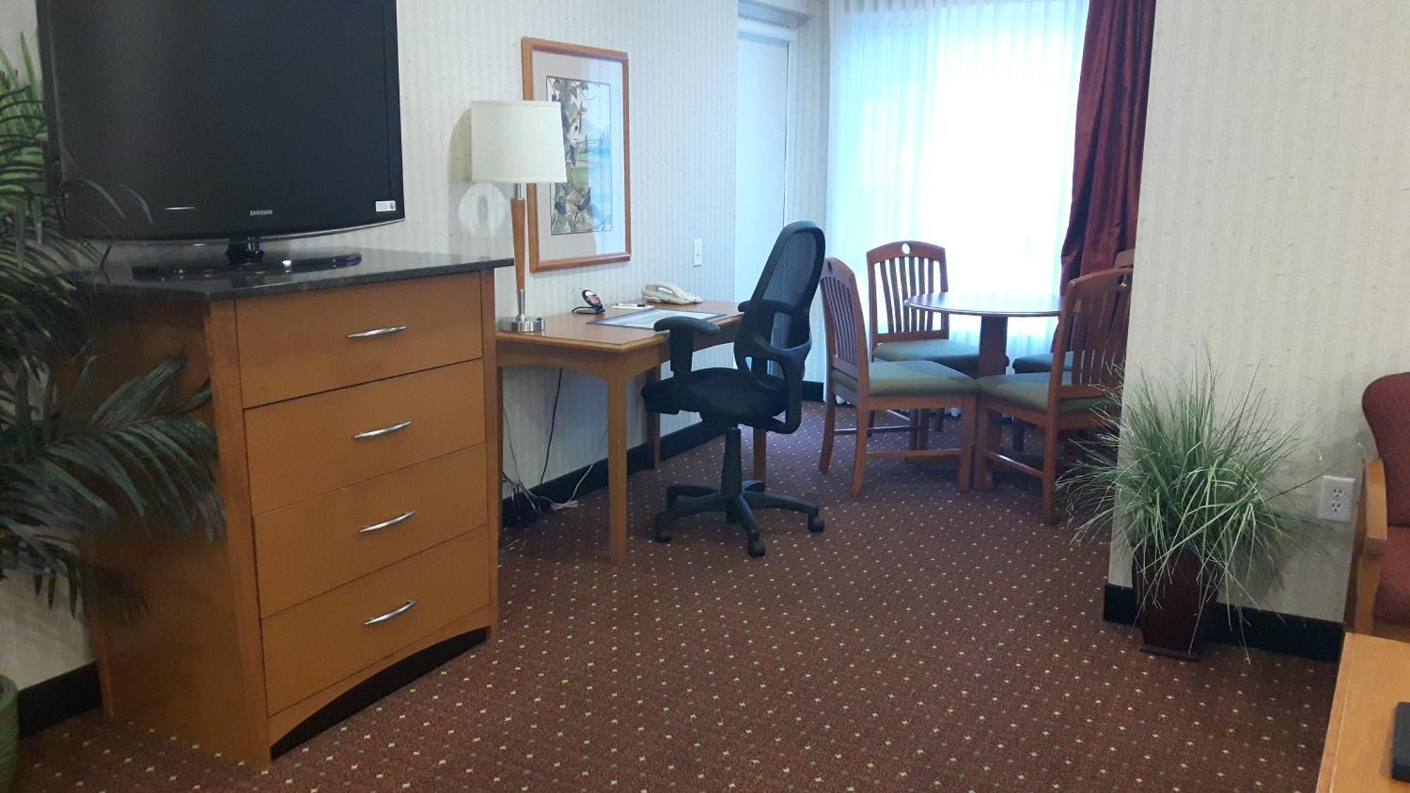 เบสต์ เวสเทิร์น พลัส เคโลว์นา โฮเต็ล แอนด์ สวีตส์ Hotel ห้อง รูปภาพ