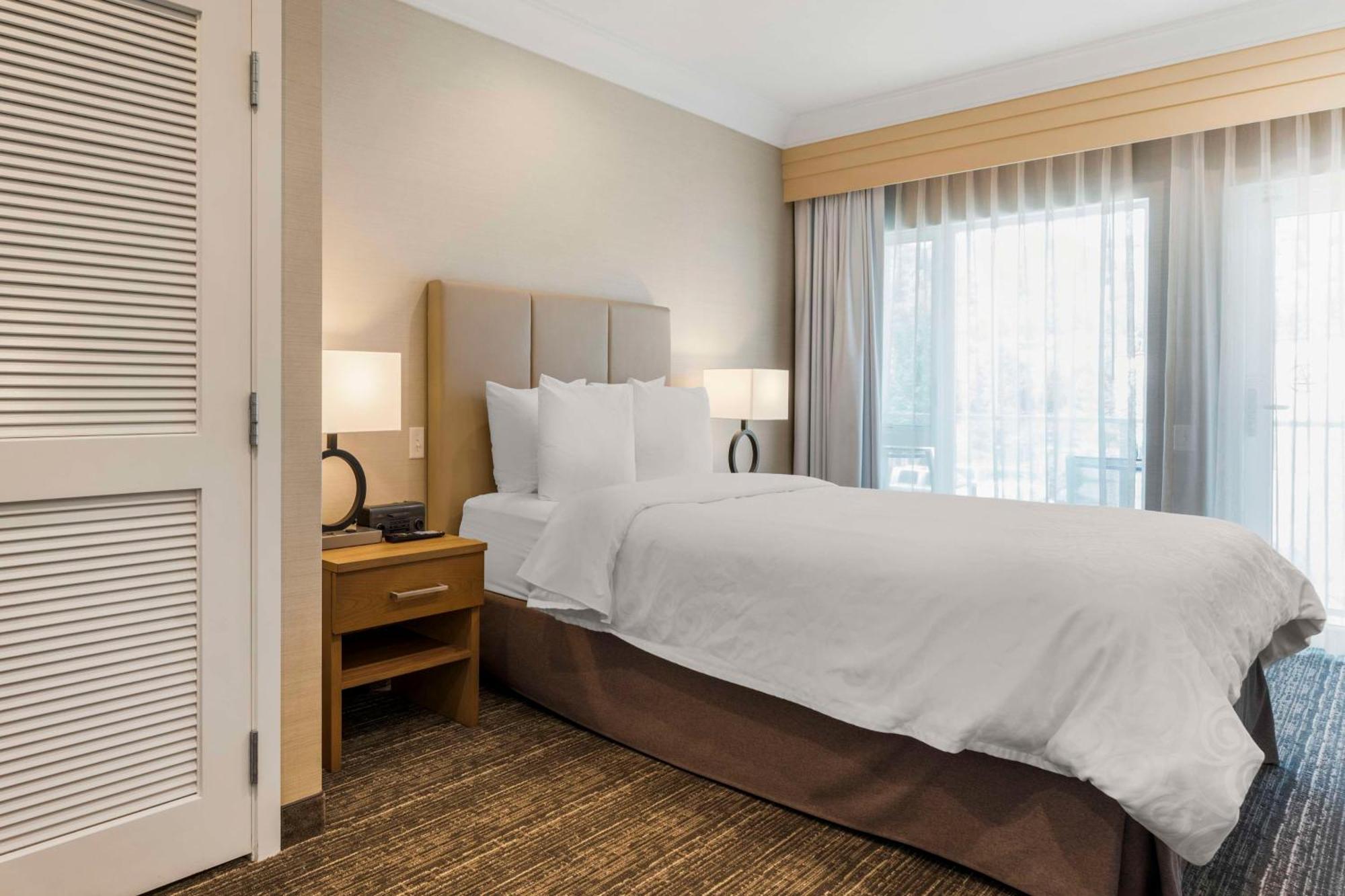เบสต์ เวสเทิร์น พลัส เคโลว์นา โฮเต็ล แอนด์ สวีตส์ Hotel ภายนอก รูปภาพ