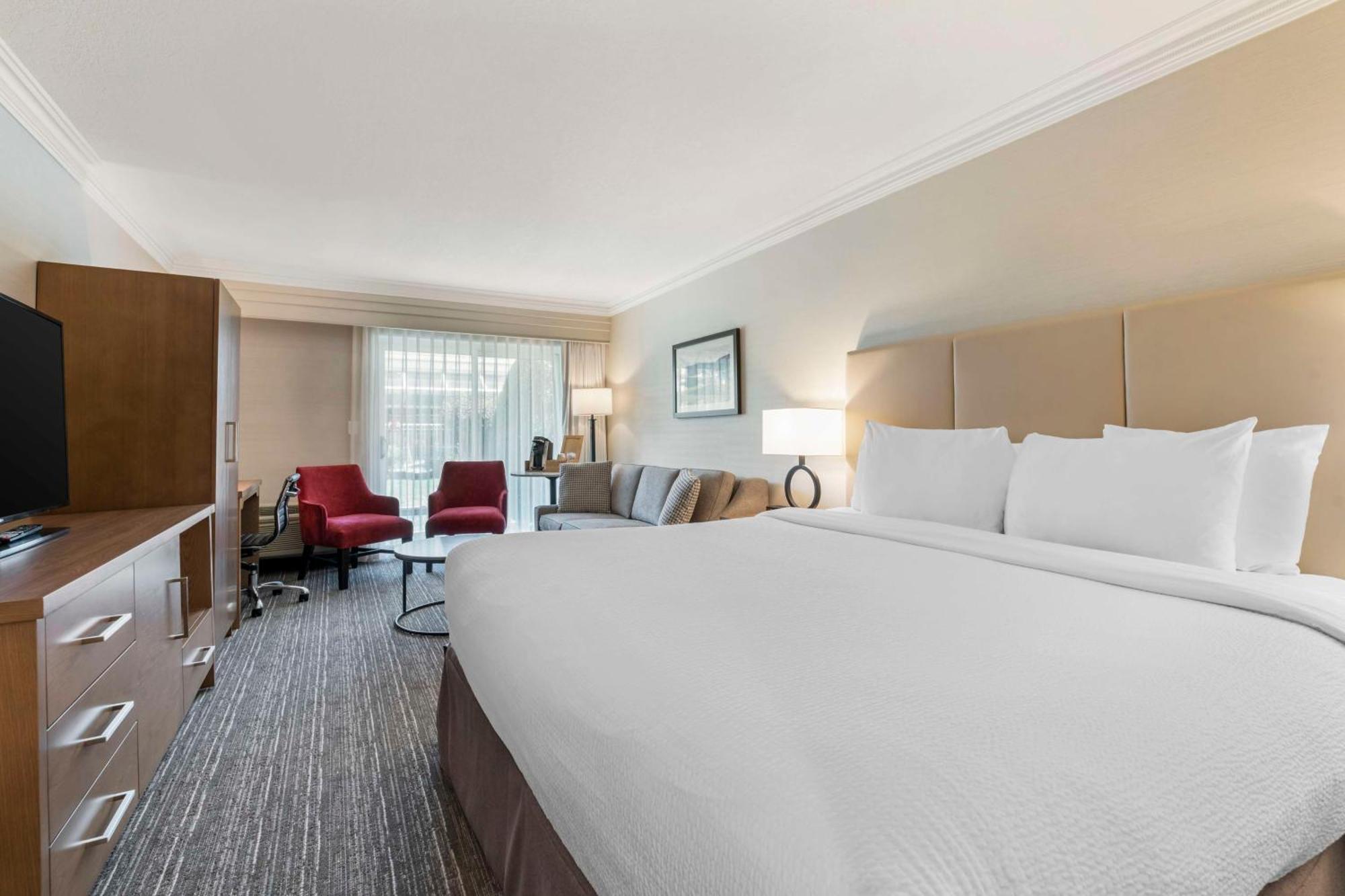 เบสต์ เวสเทิร์น พลัส เคโลว์นา โฮเต็ล แอนด์ สวีตส์ Hotel ภายนอก รูปภาพ