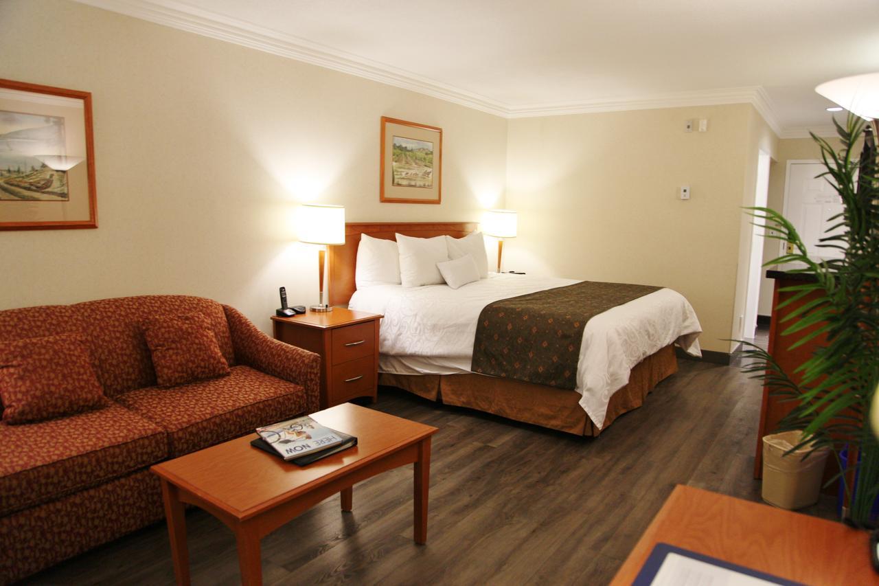 เบสต์ เวสเทิร์น พลัส เคโลว์นา โฮเต็ล แอนด์ สวีตส์ Hotel ภายนอก รูปภาพ
