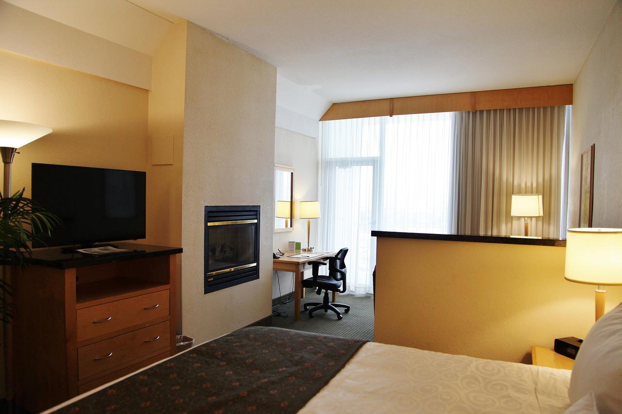 เบสต์ เวสเทิร์น พลัส เคโลว์นา โฮเต็ล แอนด์ สวีตส์ Hotel ภายนอก รูปภาพ